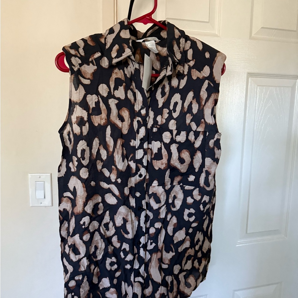 Leopard Print Sleeveless Blouse